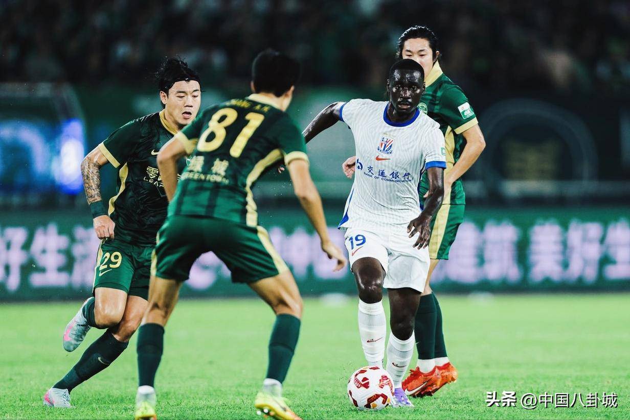 星空体育拉齐奥单刀错失备战中超风云突变托特纳姆今夜再遭质疑，网友：今晨马德里竞技调整名单以备德甲(托特纳姆热刺vs曼彻斯特联)