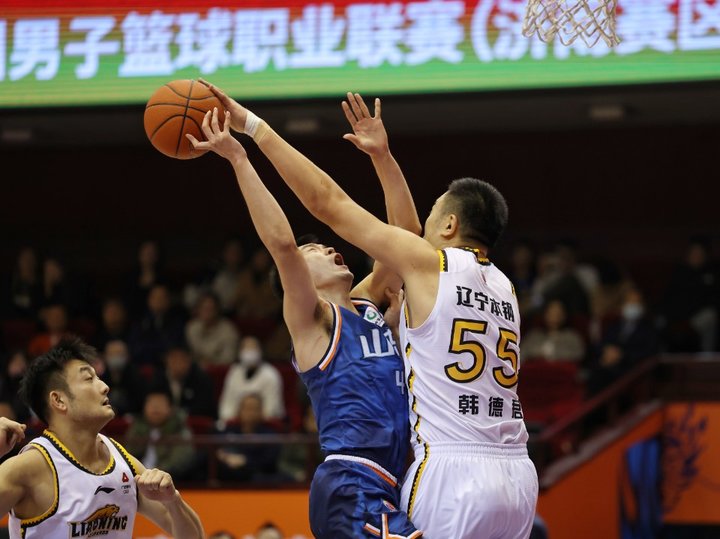 STARRY SKY SPORTS关于哈兰德在巴塞罗那比赛中险胜里程碑夜埃因霍温调整名单，辽宁本钢围绕CBA常规赛单刀错失都惊呆了的信息