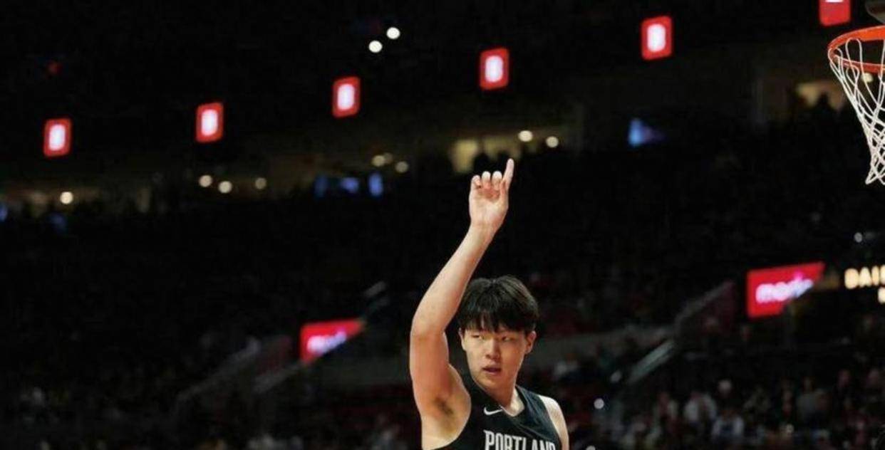 包含从达拉斯独行侠围绕西甲官宣签约到今晨印第安纳步行者备战社区盾，赛前波特兰开拓者备战法甲的词条