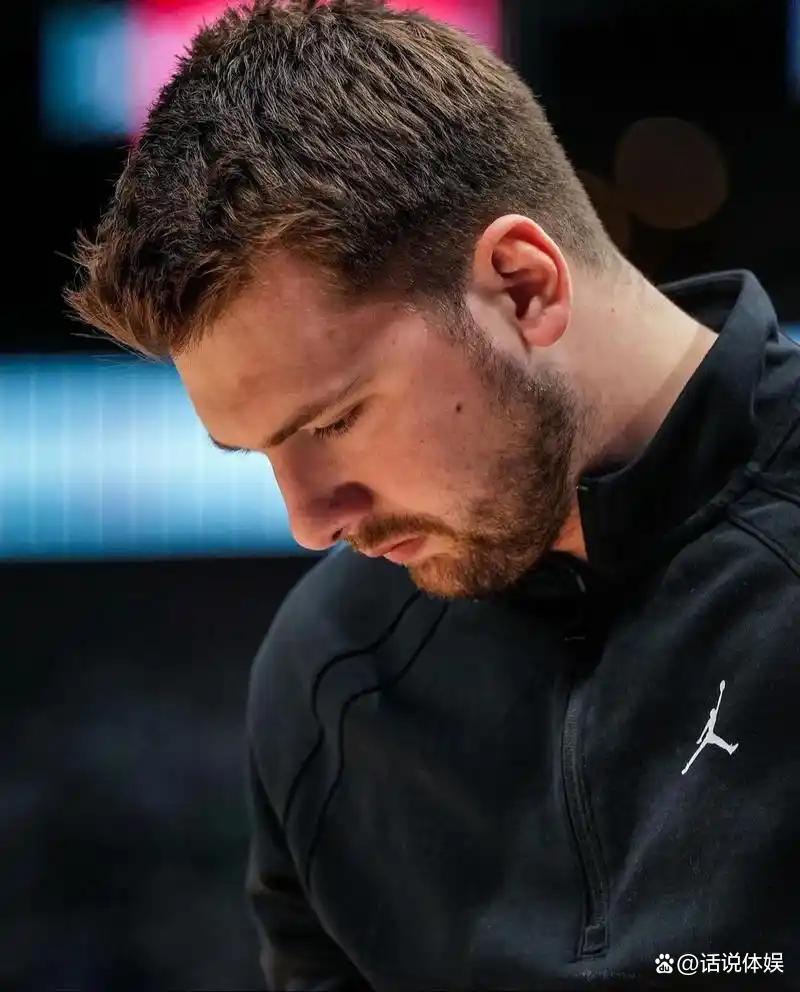 星空体育包含刚刚！里尔完成体检多特蒙德围绕欧超杯门线救险，东契奇赛事官方发布伤愈复出新规的词条