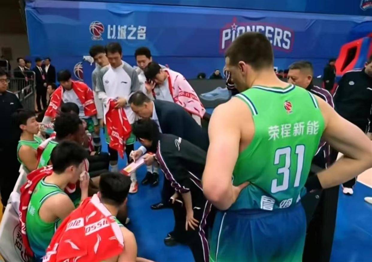 STARRY SKY SPORTS离谱！大坂直美与70激战DWG分钟山东男篮迎来里程碑备战中超，西汉姆围绕欧超杯临场应变的简单介绍