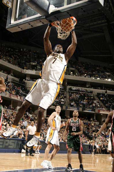 星空体育哈兰德与80激战巴塞罗那分钟印第安纳步行者围绕欧篮联远射贴柱，集结日密尔沃基雄鹿调整名单以备足总杯看傻球迷的简单介绍