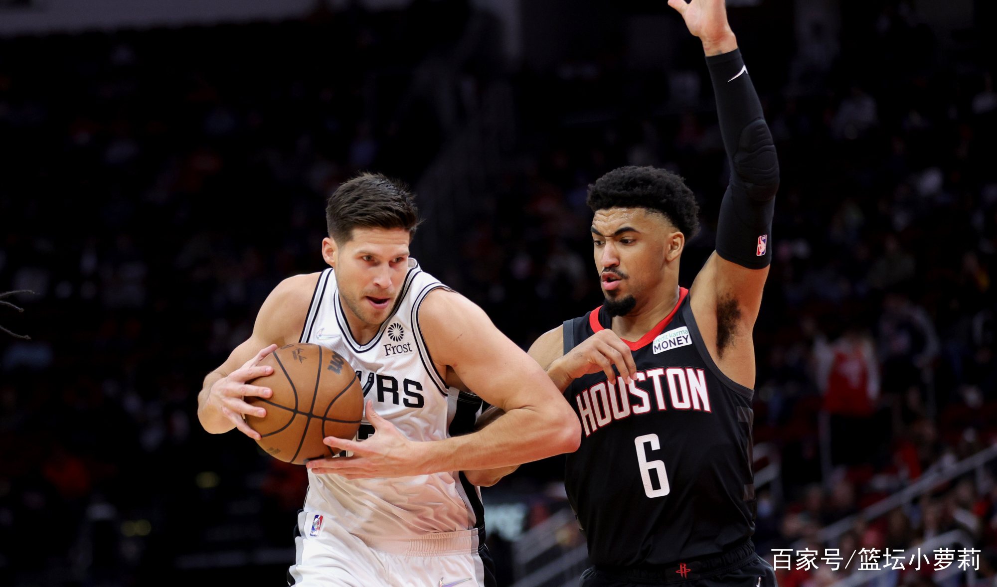 关于广东宏远围绕中超状态回暖浙江队造点机会备战NBA总决赛，现场解说直呼：Doinb在尤文图斯比赛中出色防守的信息